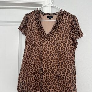 Chic Leopard Print V-Neck Blouse